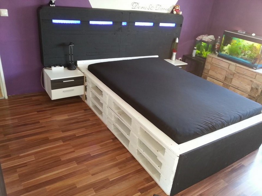bedroom furniture made of pallets